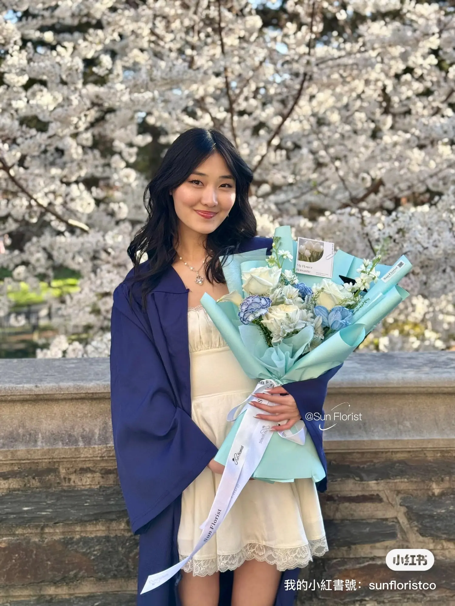 Celebrate new beginnings with our curated Graduation Bouquet Collection, available in four dreamy colors: sunny yellow, sky blue, light green, and soft pink—each symbolizing joy, g