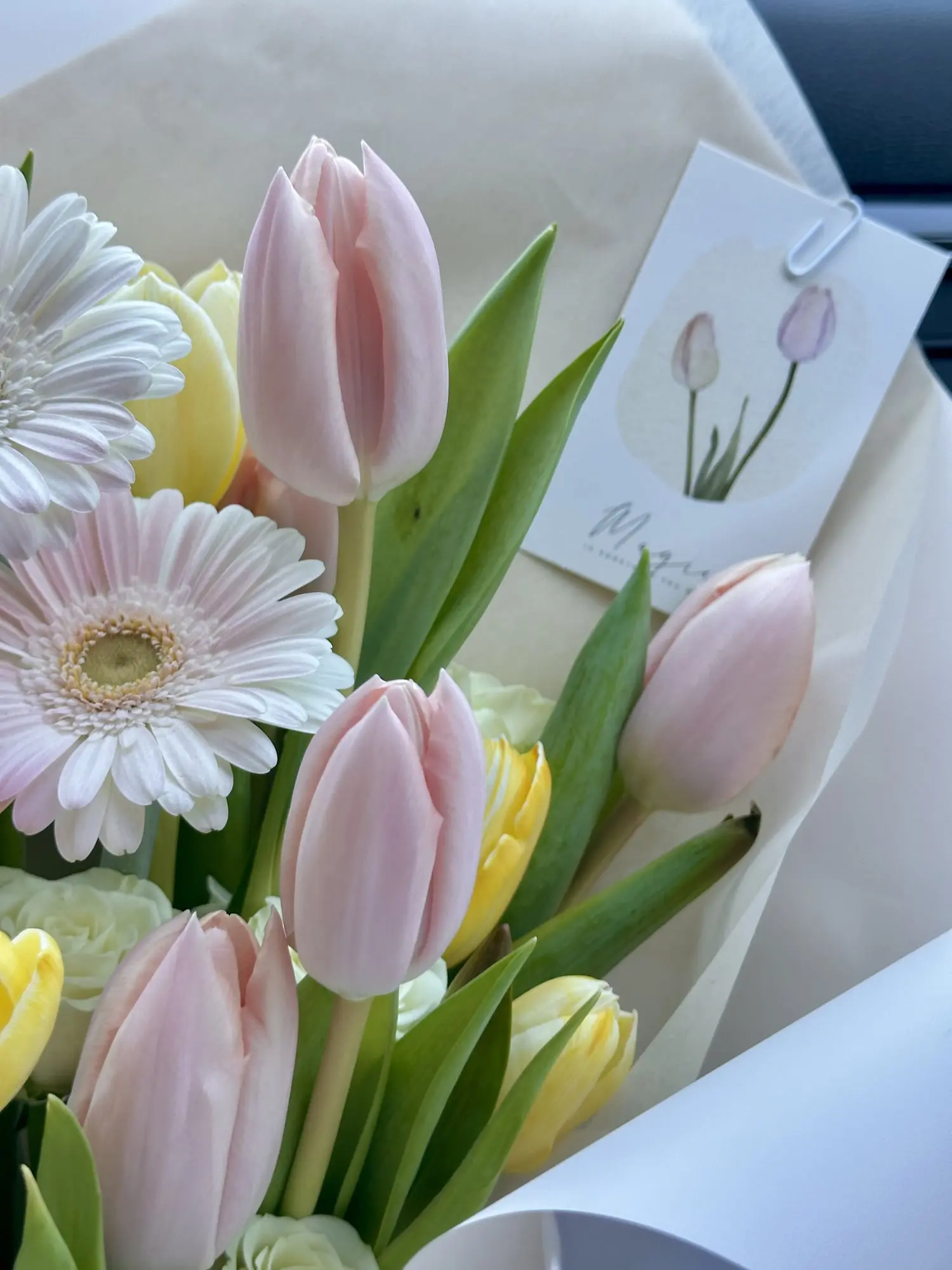 Floral design by Sun Florist — gallery photograph 11