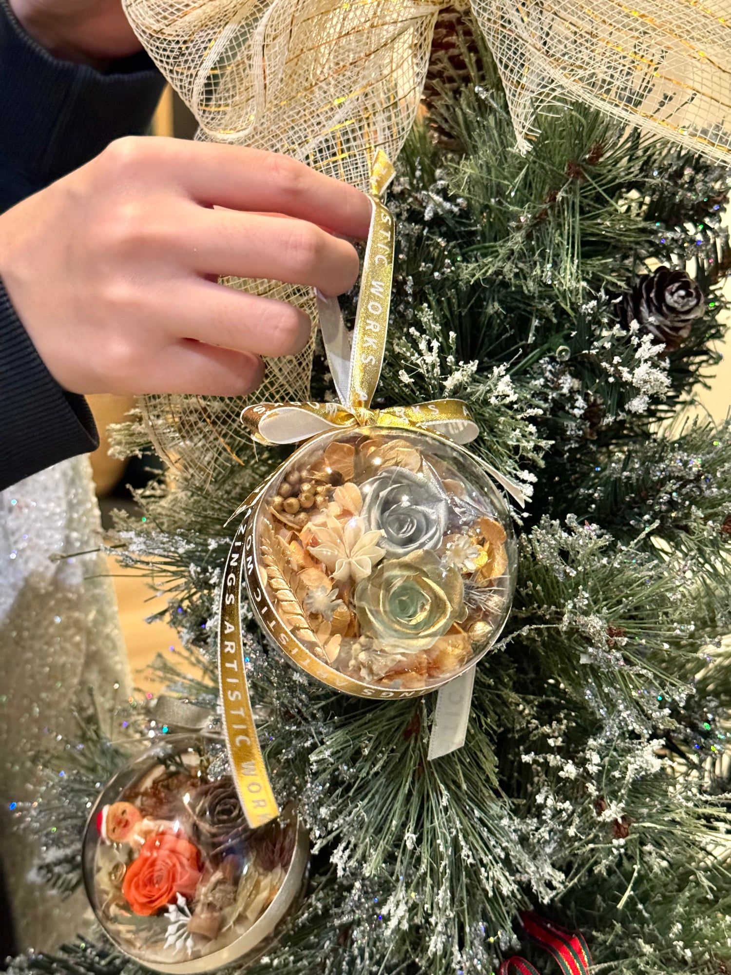 Preserved Rose Christmas Ornaments - Limited Edition Set — view 4