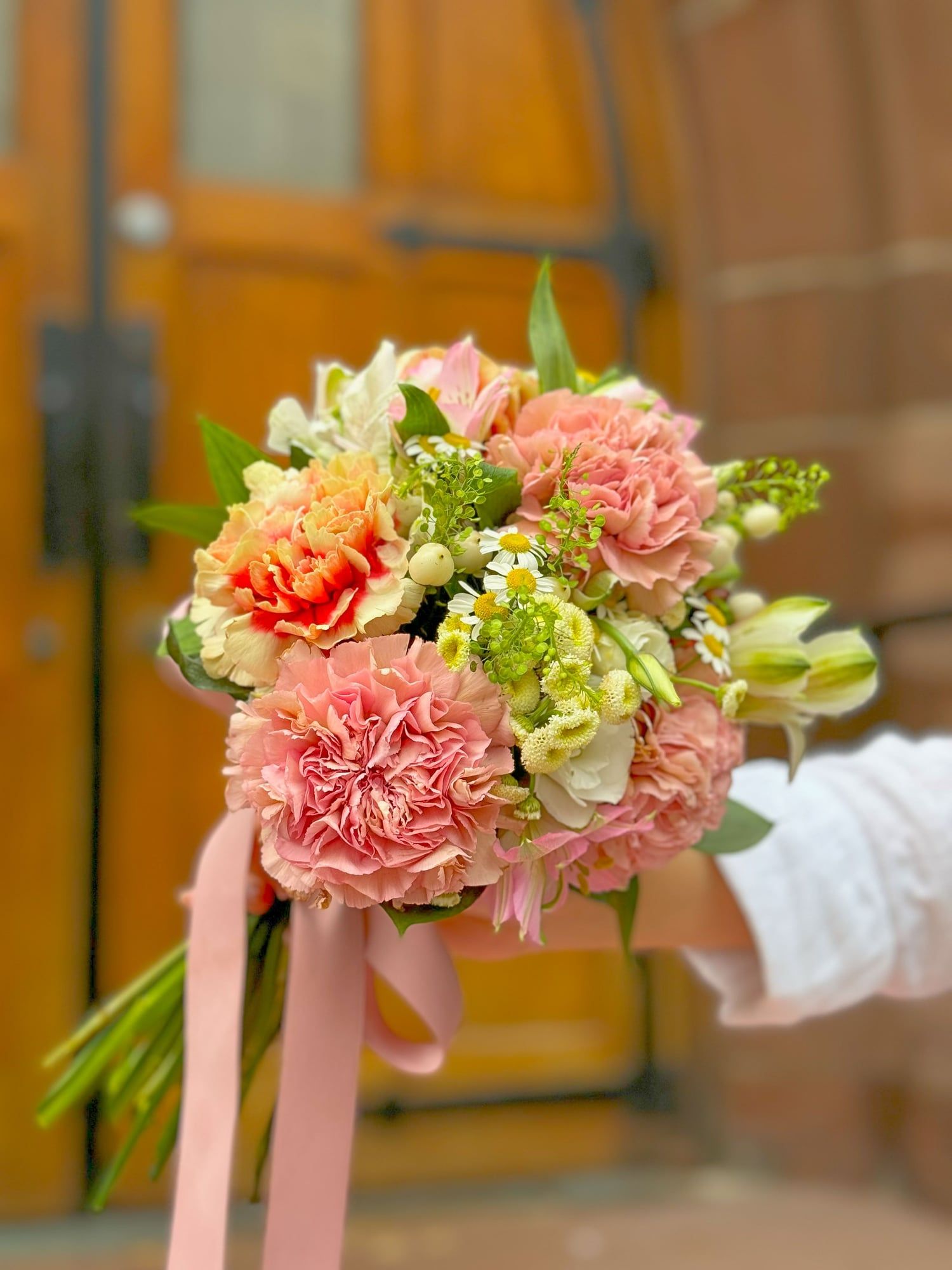 Create unforgettable wedding memories with this exquisitely handcrafted bridal bouquet.