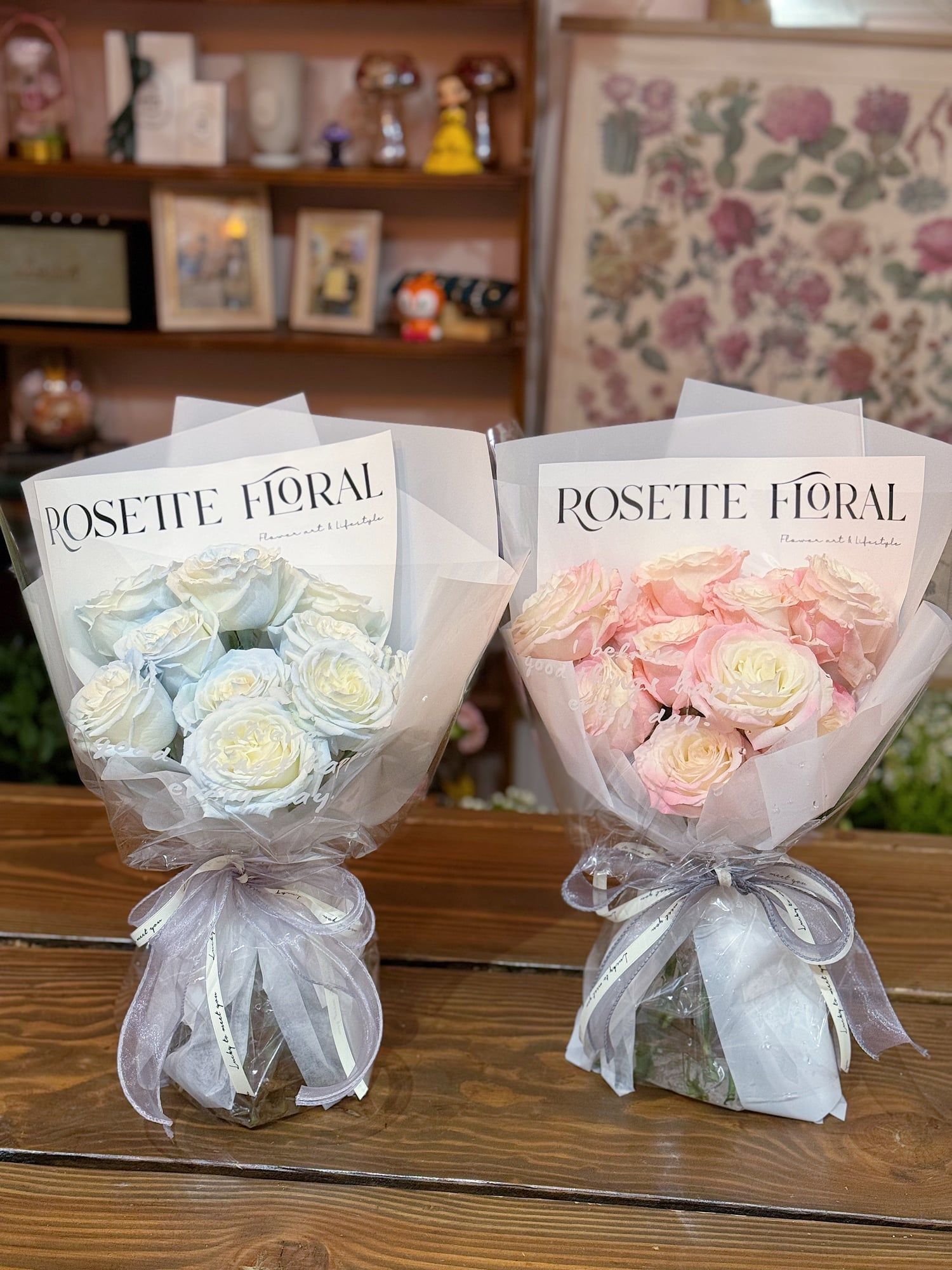 Premium light Blue & Pink Playa Blanca Roses Please order at least 7 days in advance for fresh flowers PRODUCT HIGHLIGHTS: Premium Fresh Playa Blanca Roses 11-12 Roses per Bouquet