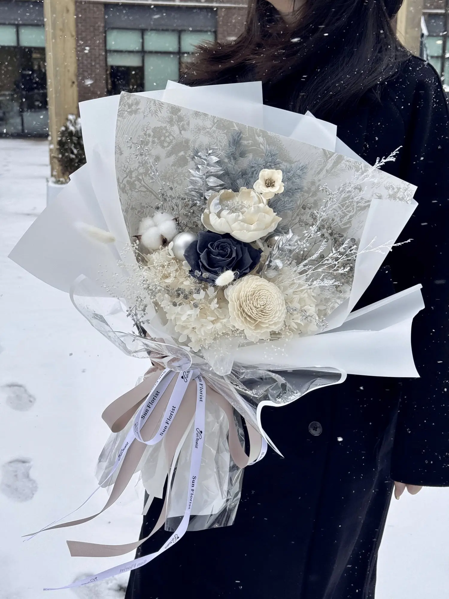 PRODUCT HIGHLIGHTS: 100% Handcrafted with Premium Materials Large Statement Bouquet (15"W x 22"H x 8"D) Made with Natural Preserved Flowers Only Next-Day Shipping (Orders made with
